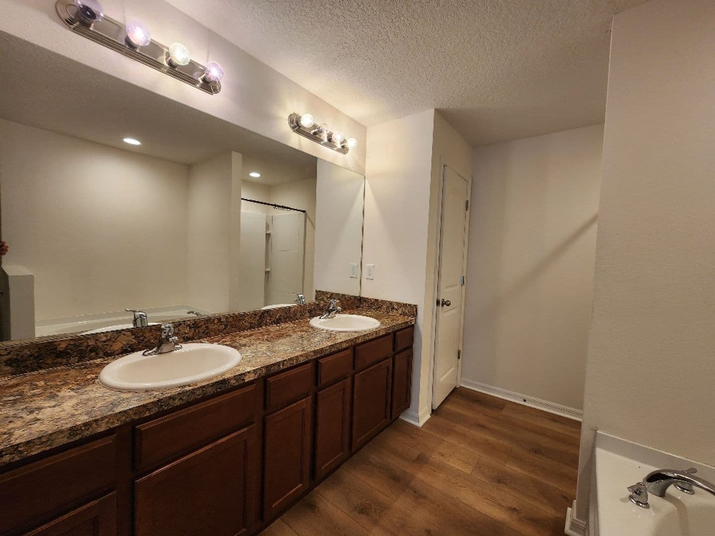 Riverview House: 11910 Winterset Cove Drive