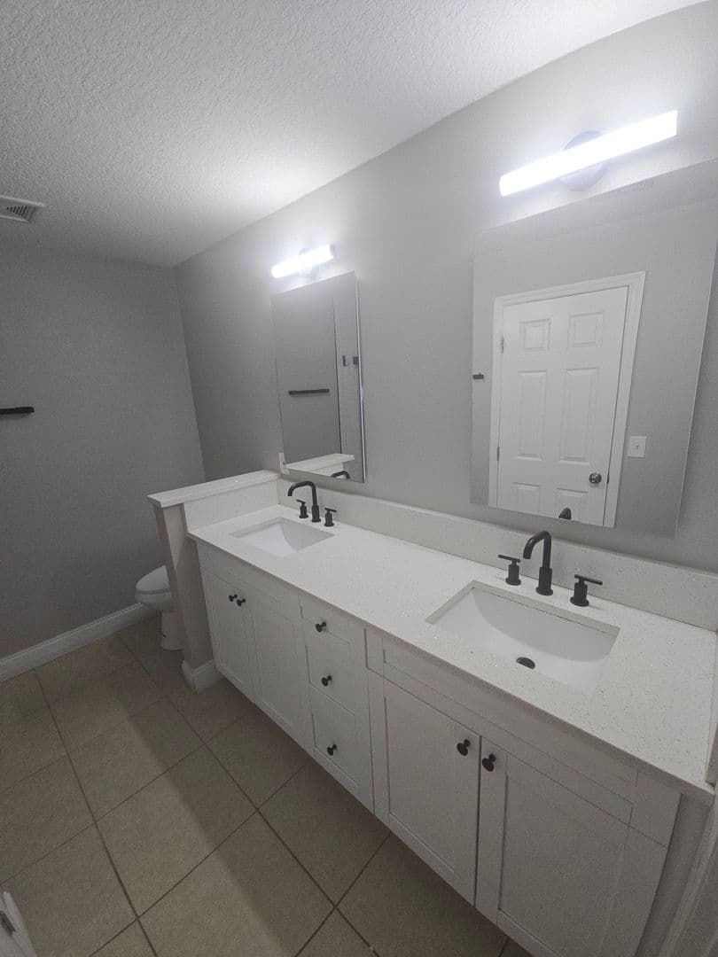 Ruskin House: 927 Culbreath green ct