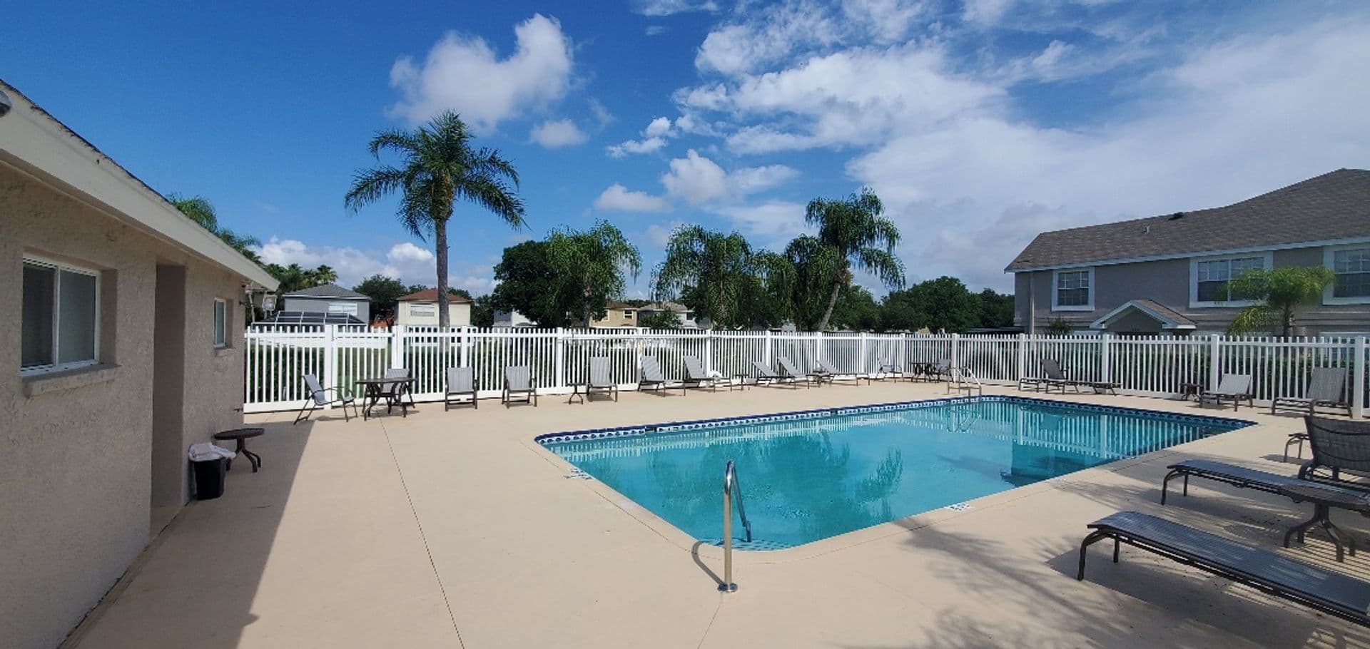 Brandon House: 337 Kensington Lake Cir