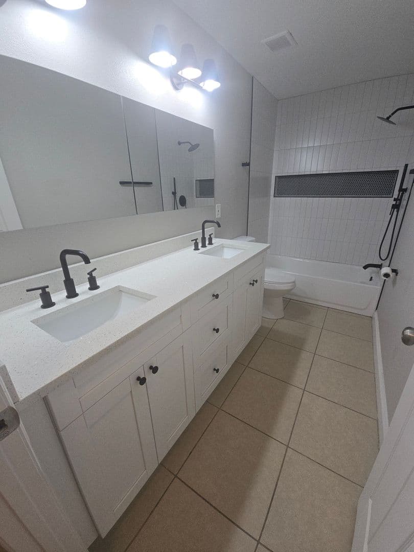 Ruskin House: 927 Culbreath green ct