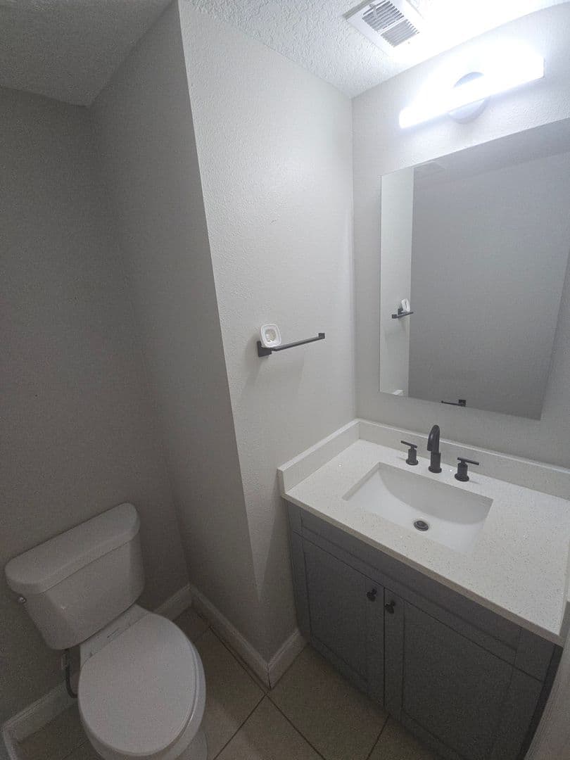 Ruskin House: 927 Culbreath green ct