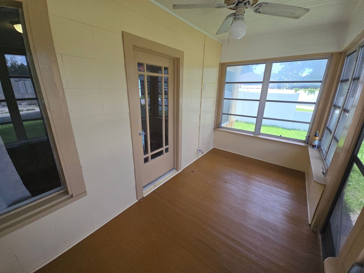 Tampa House: 7107 N Duncan Ave