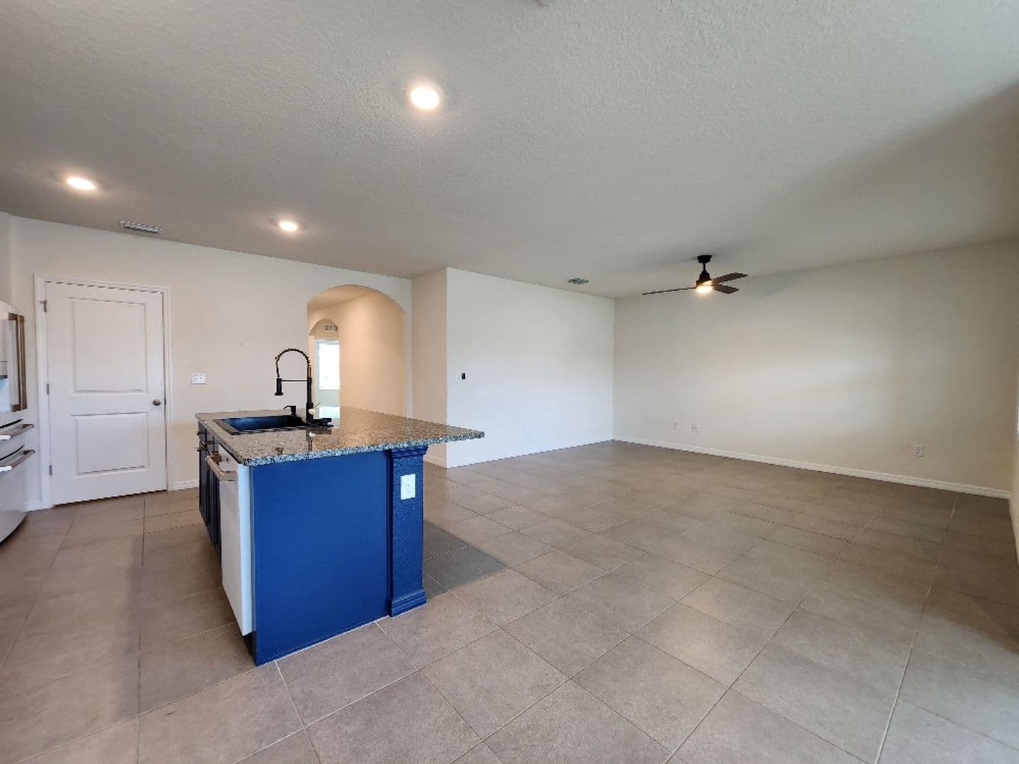 Brandon House: 2448 Knight Island Dr