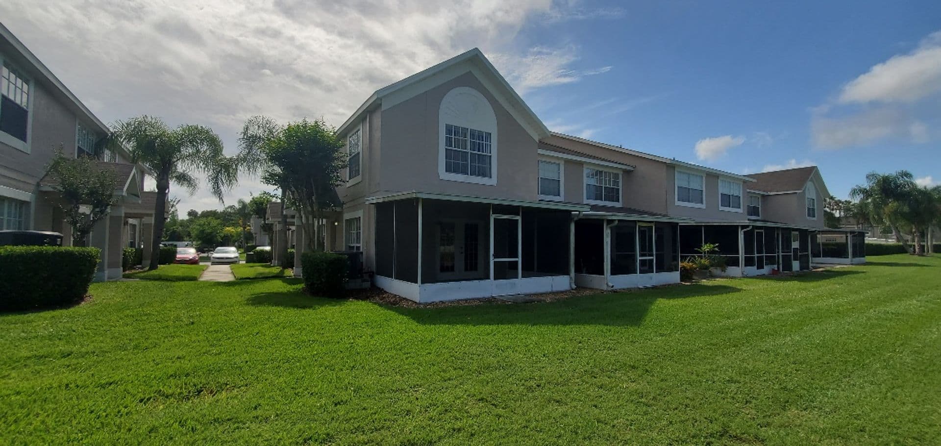 Brandon House: 337 Kensington Lake Cir