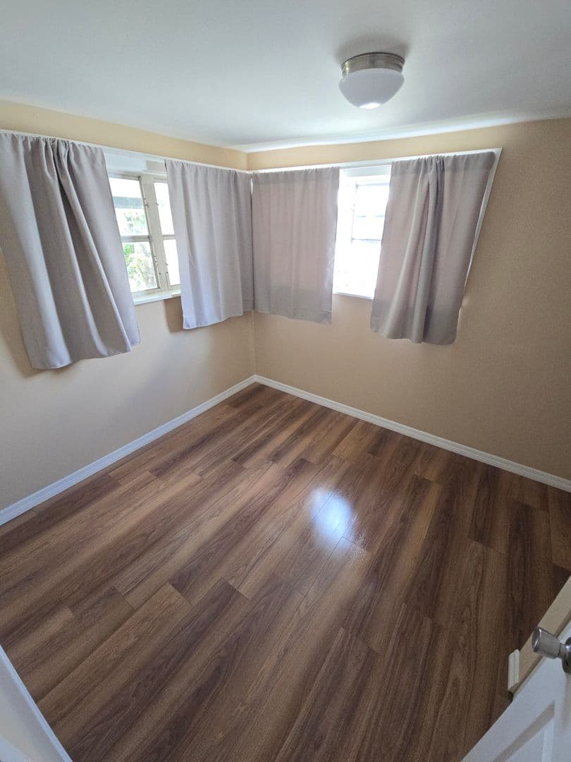 Tampa House: 7107 N Duncan Ave