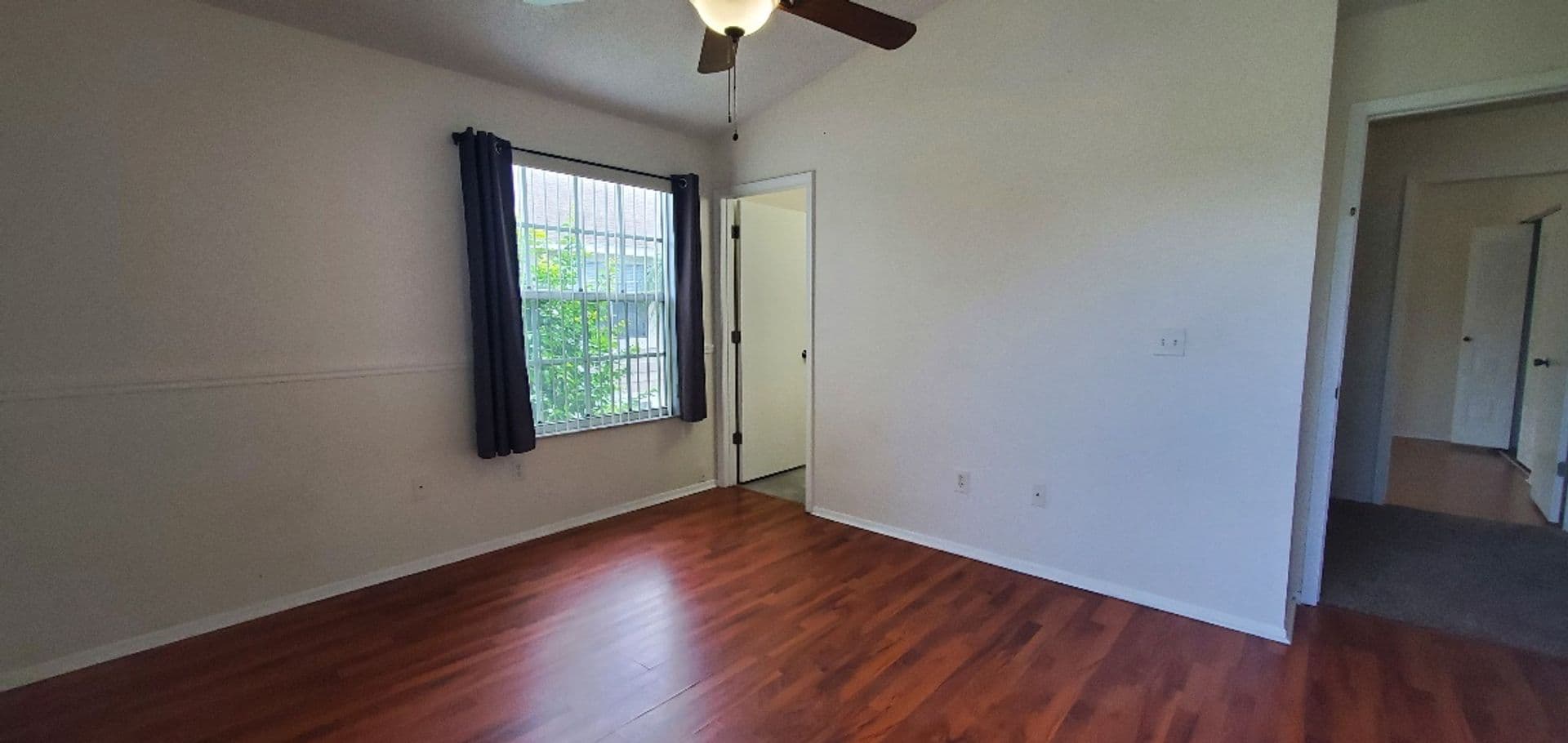 Brandon House: 337 Kensington Lake Cir