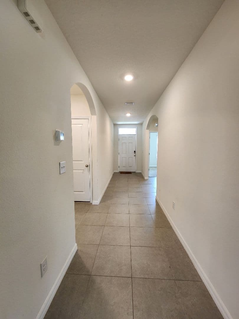 Brandon House: 2448 Knight Island Dr