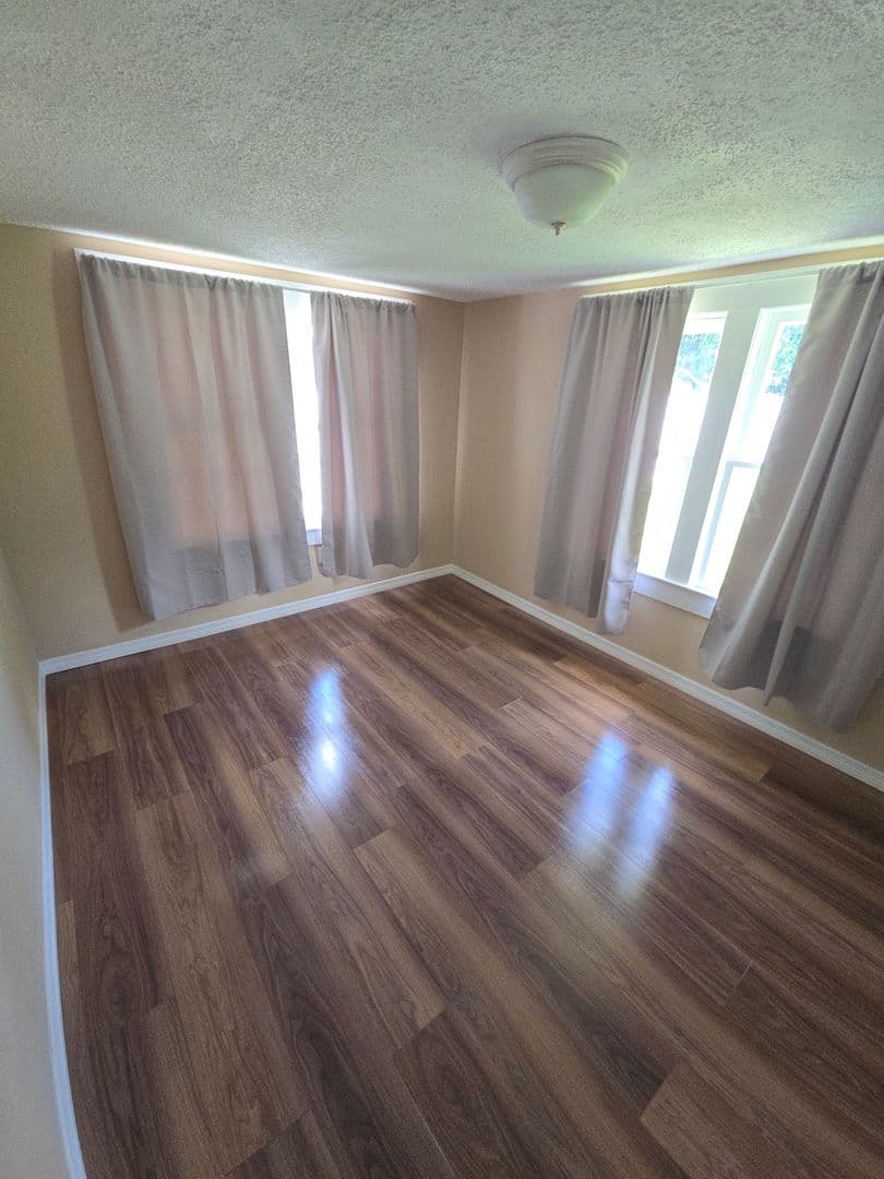 Tampa House: 7107 N Duncan Ave