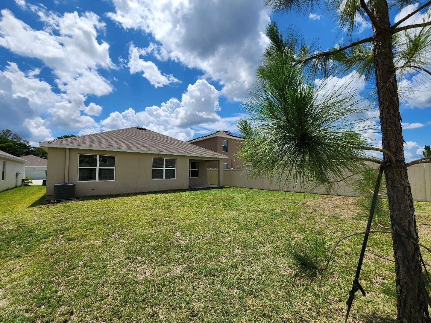 Brandon House: 2448 Knight Island Dr