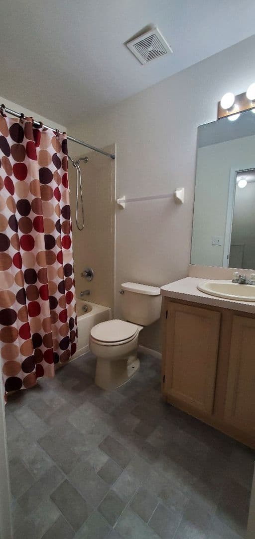 Brandon House: 337 Kensington Lake Cir