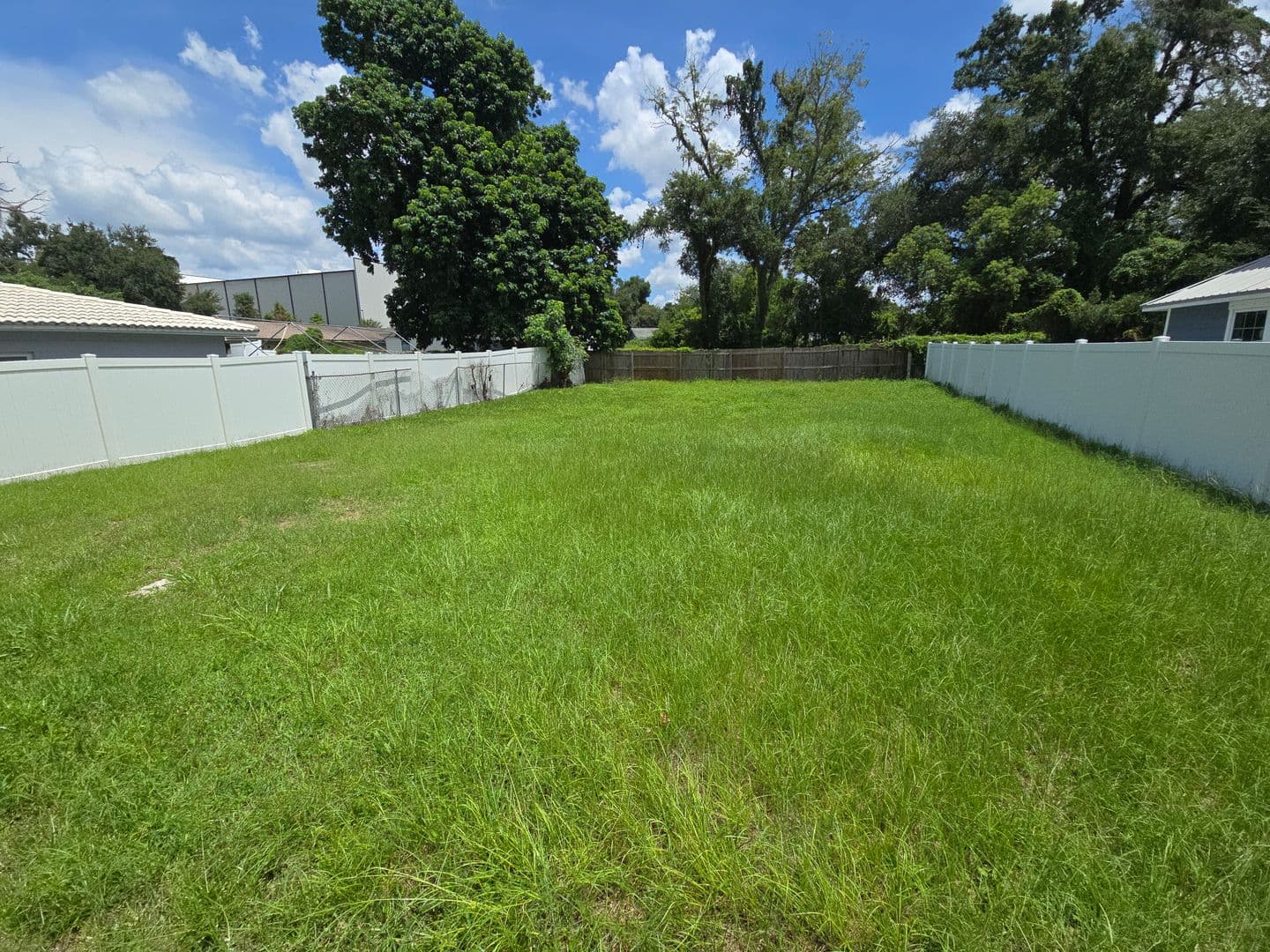 Tampa House: 7107 N Duncan Ave