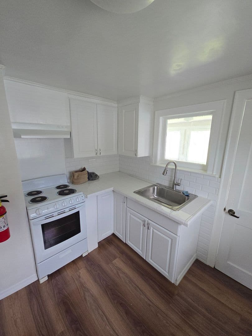 Tampa House: 7107 N Duncan Ave