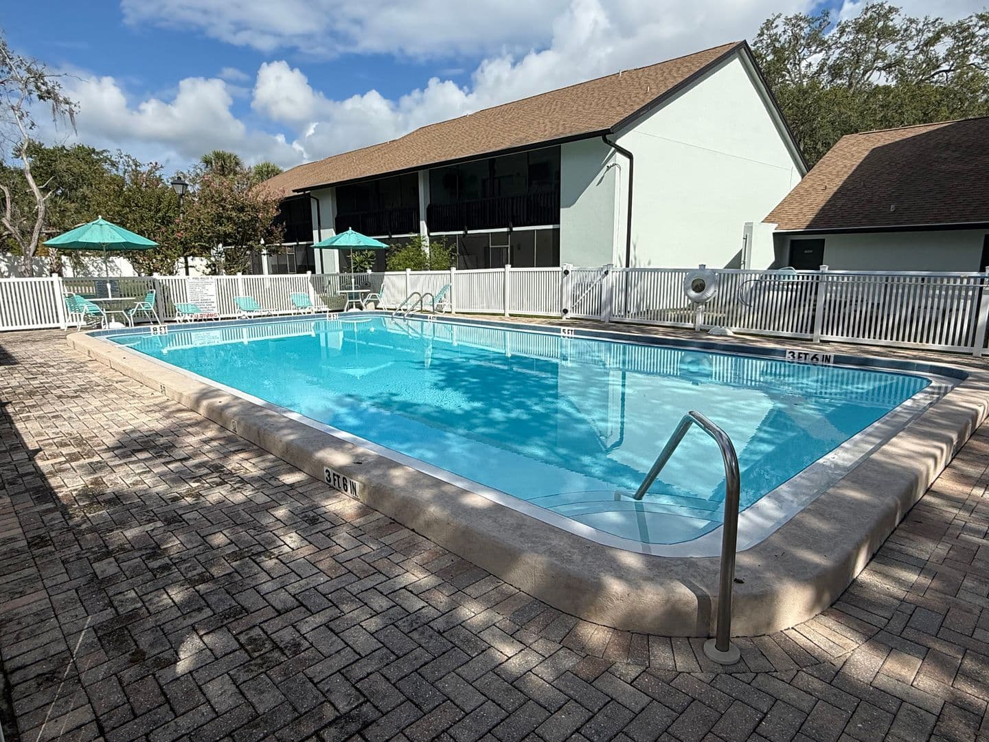 Tampa House: 3701 Champagne Dr
