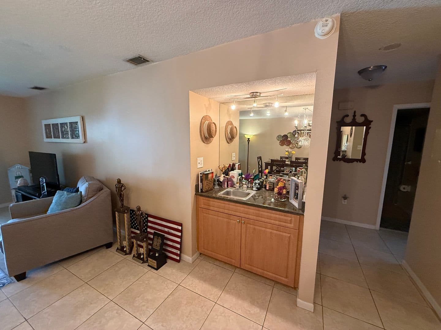 Tampa House: 3701 Champagne Dr