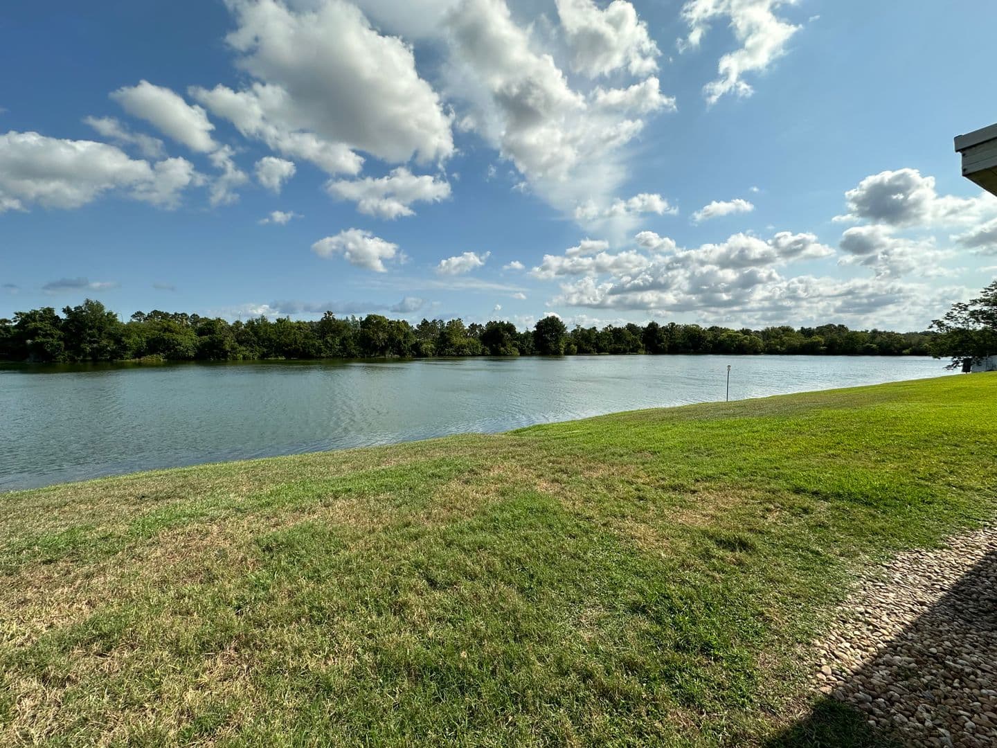 Brandon House: 413 Kensington Lake Cir