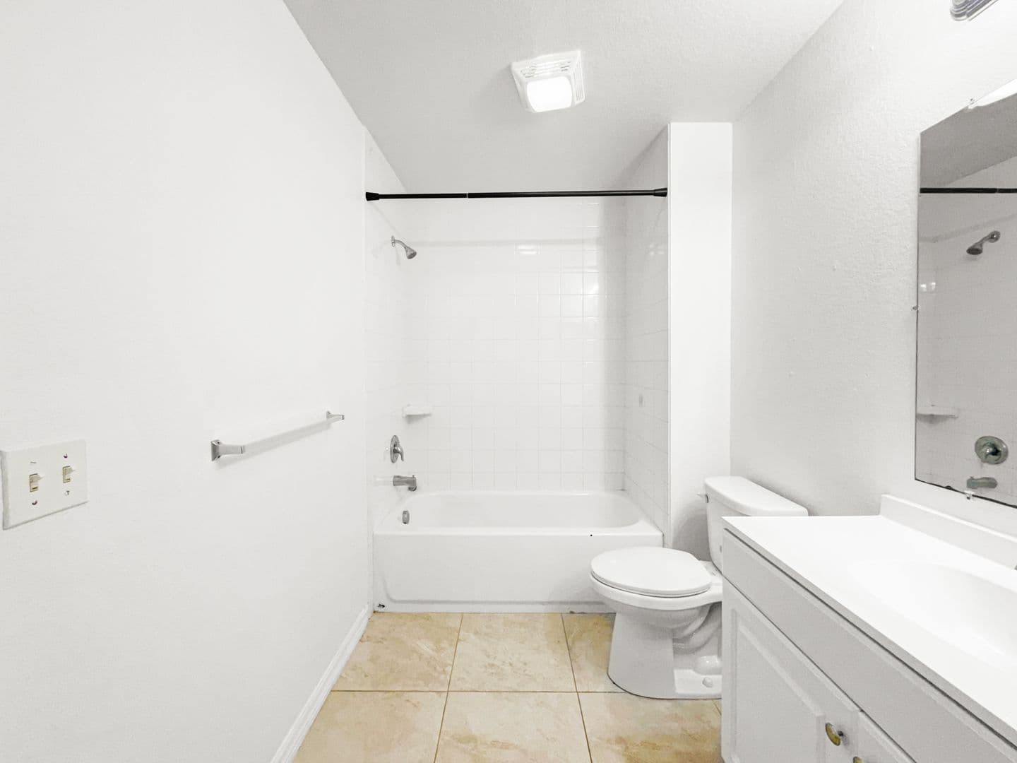 Saint Petersburg House: 1819 48th St S