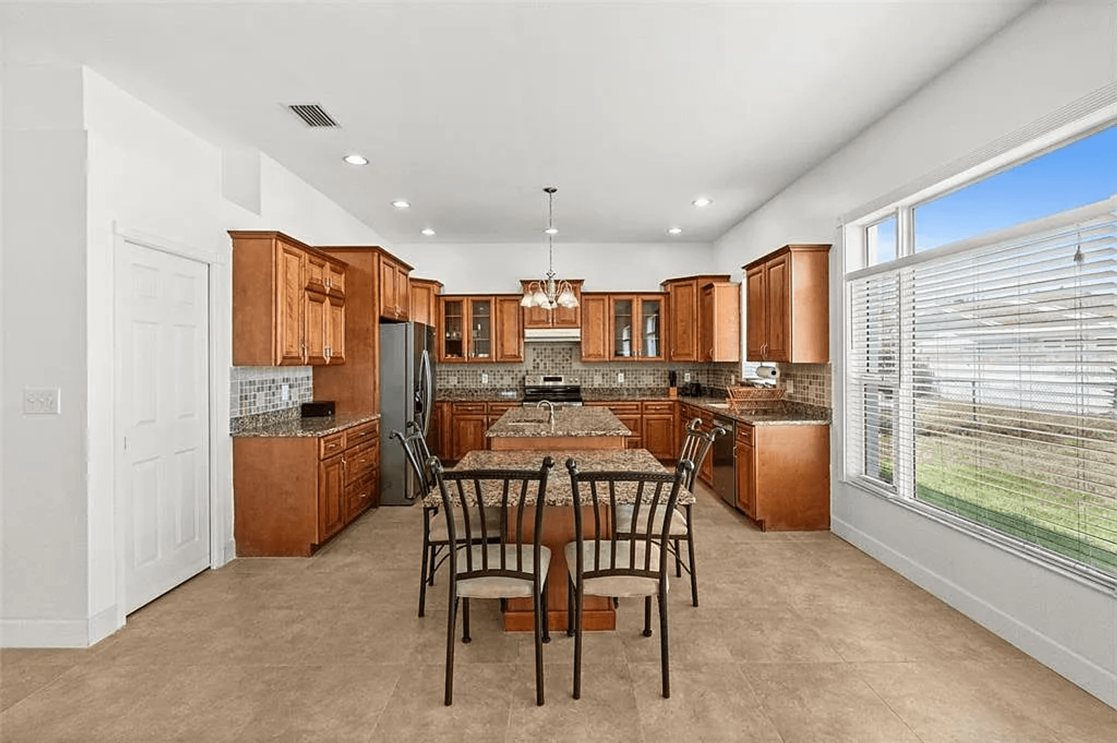 Treasure Island House: 710 116th Ave