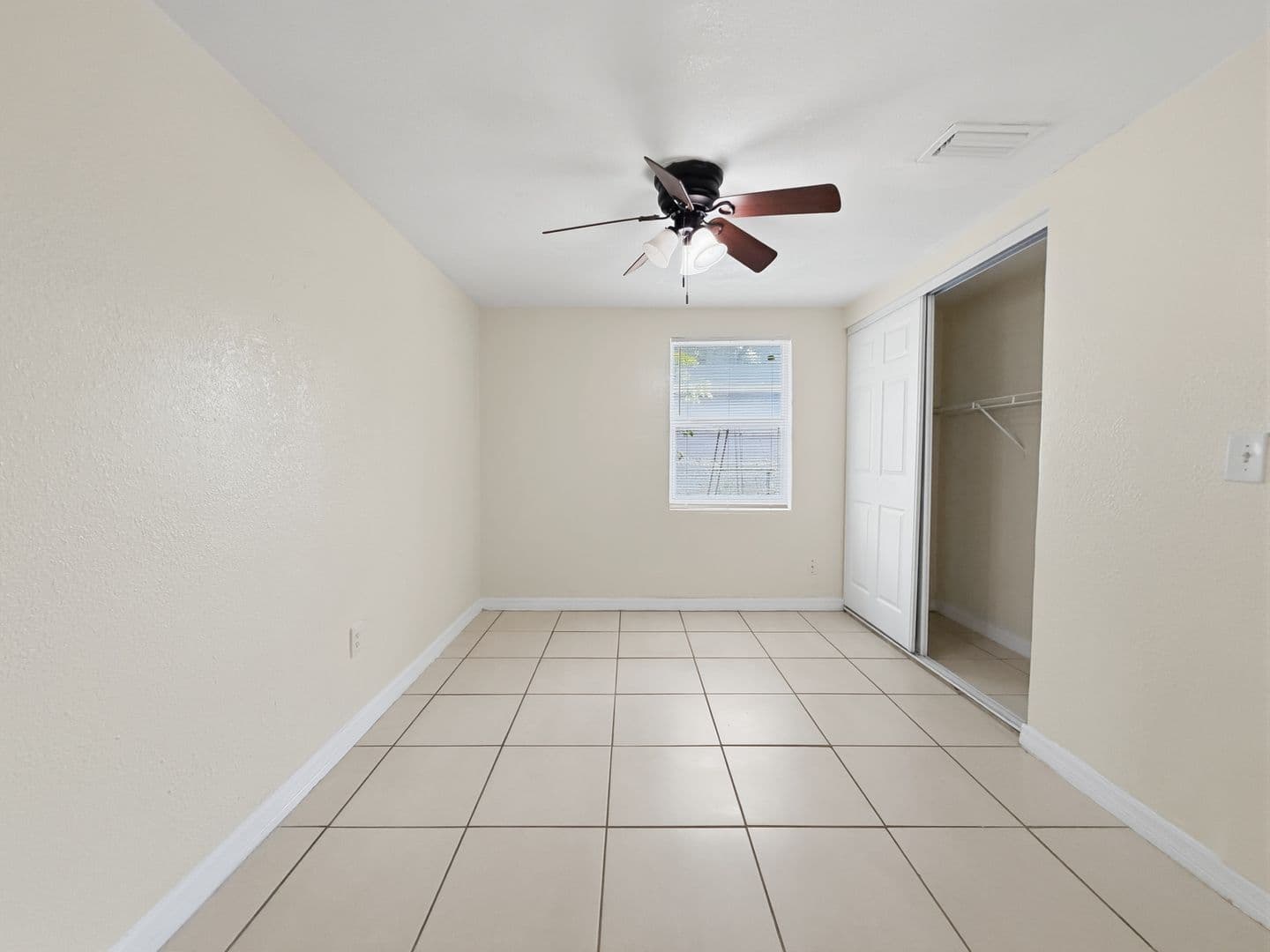 Tampa House: 8620 N Mulberry St