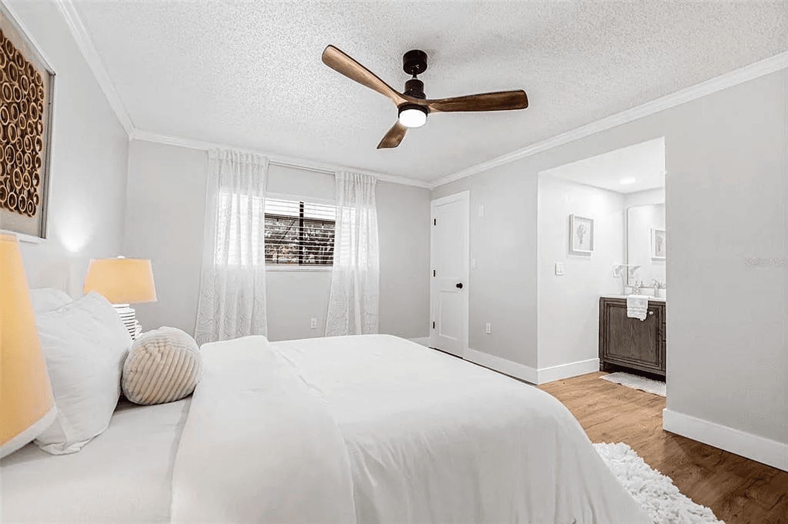 Largo House: 12641 98th St