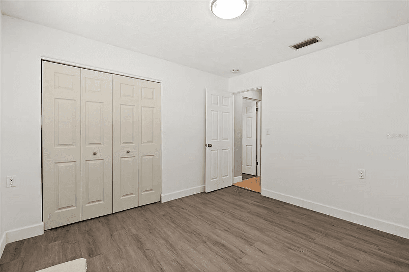 Treasure Island House: 710 116th Ave