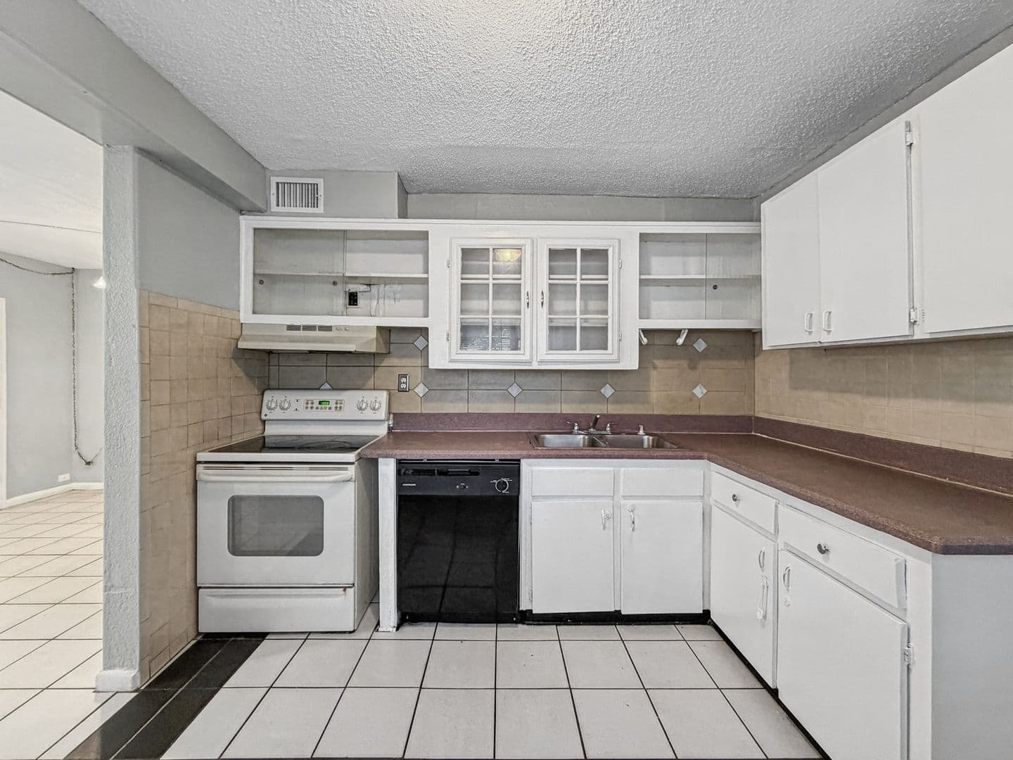 Tampa House: 8406 N 20th St