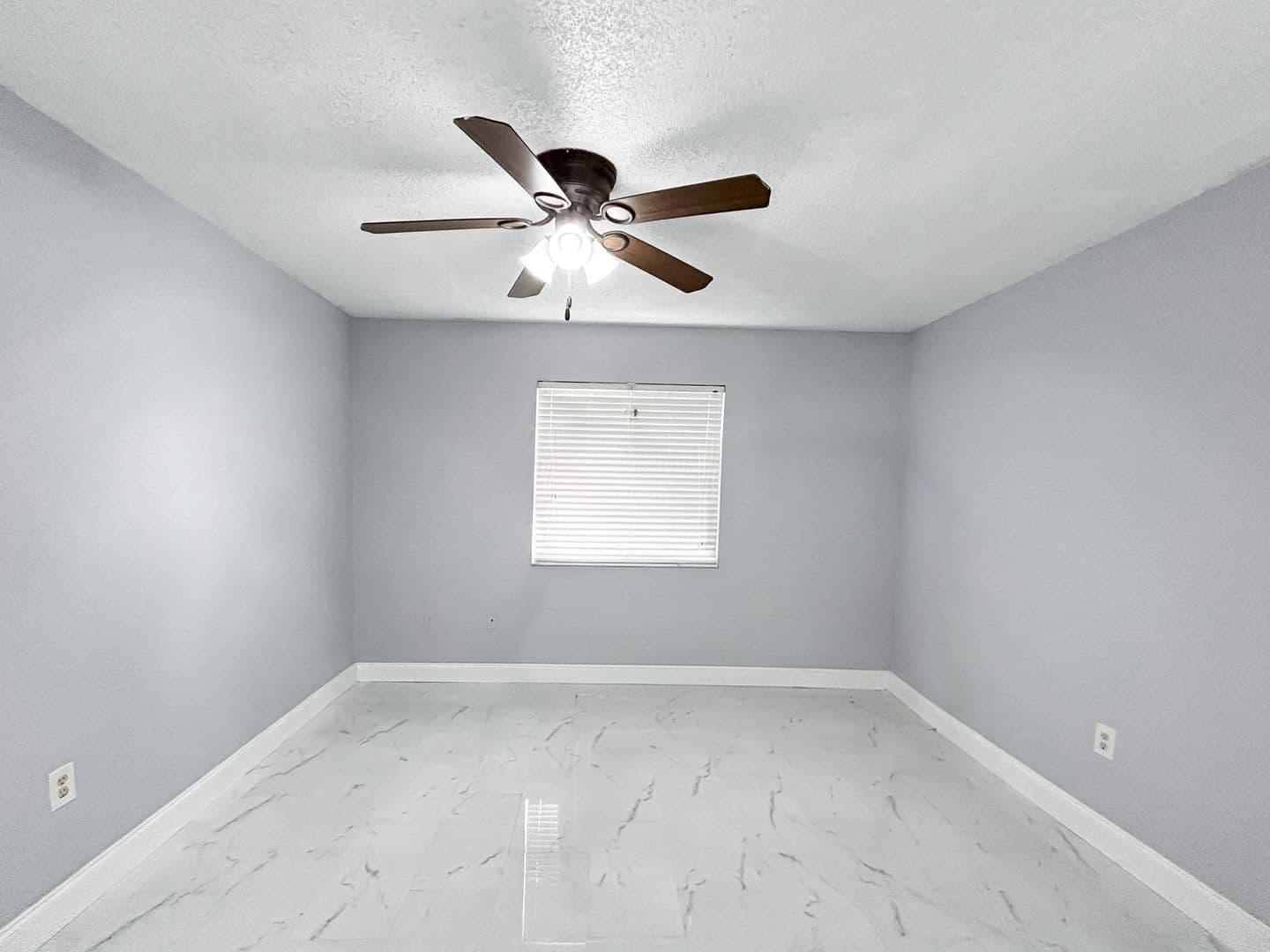 Palm Harbor House: 2140 Corbin Pl APT F