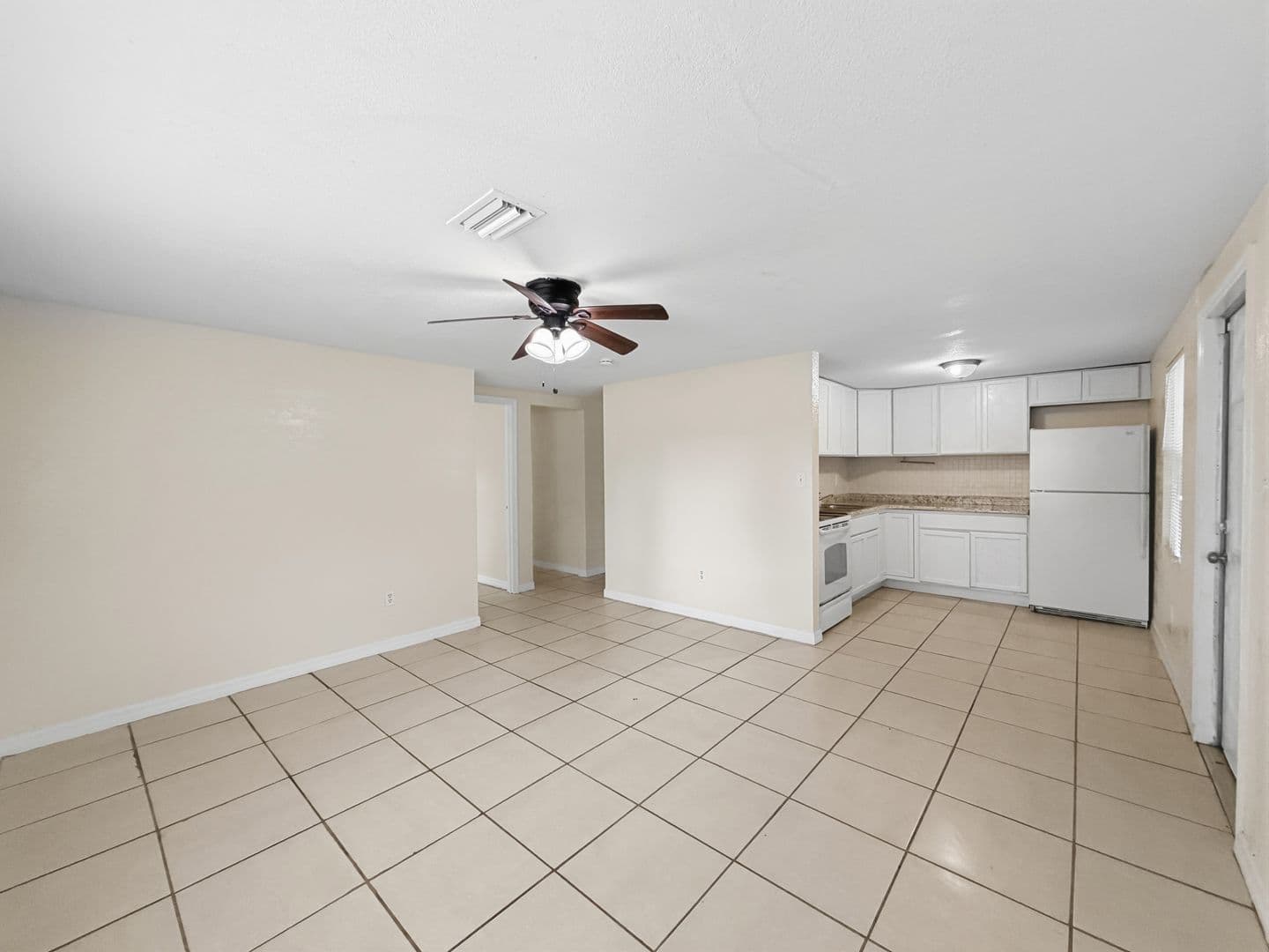Tampa House: 8620 N Mulberry St