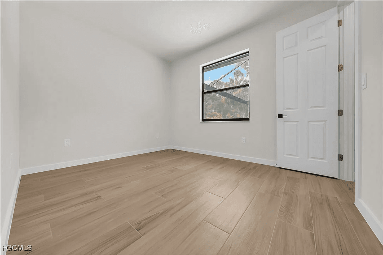 Naples House: 2719 2nd St NW
