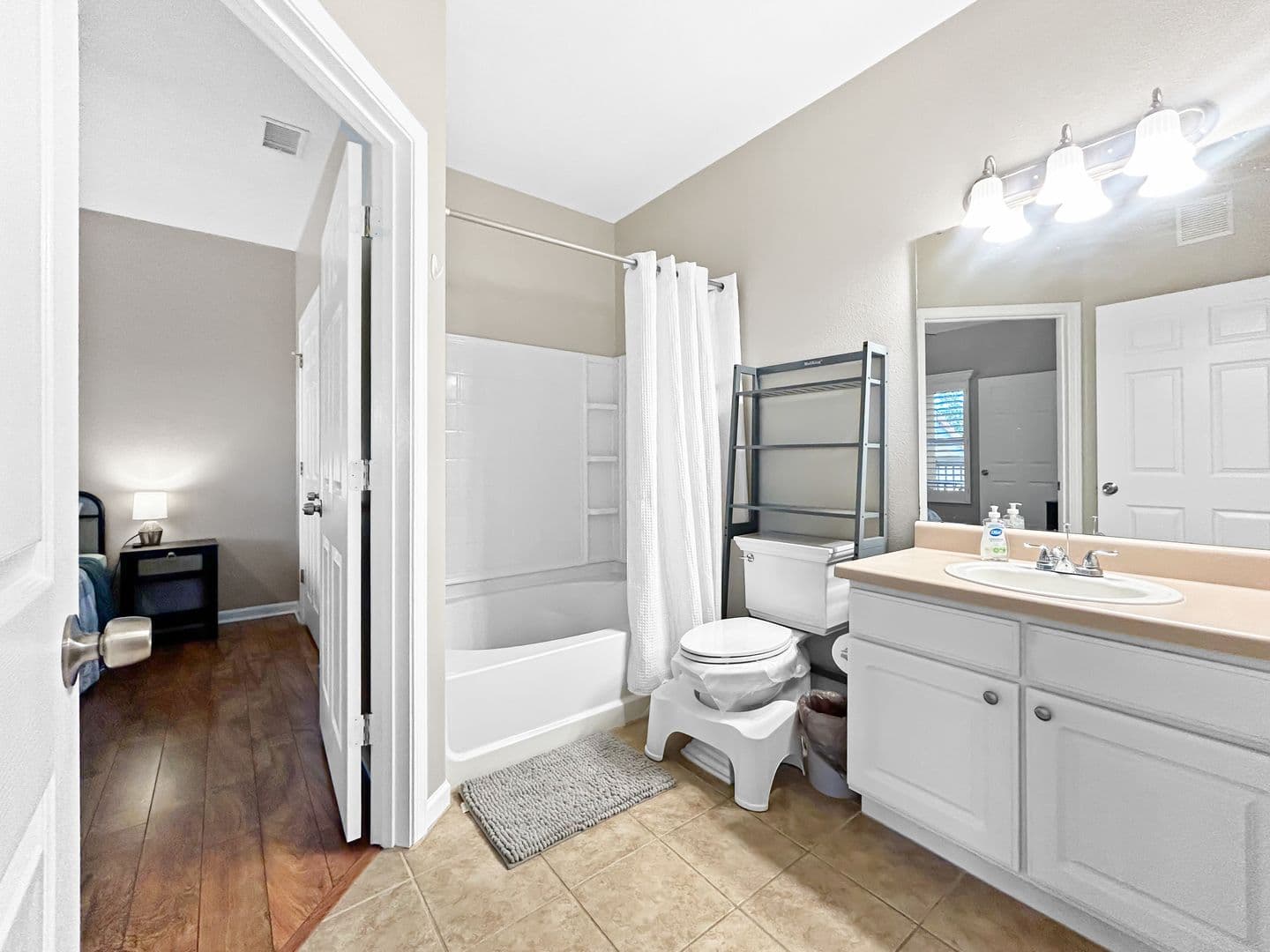 Seminole Condo: 10764 70th Ave #3306