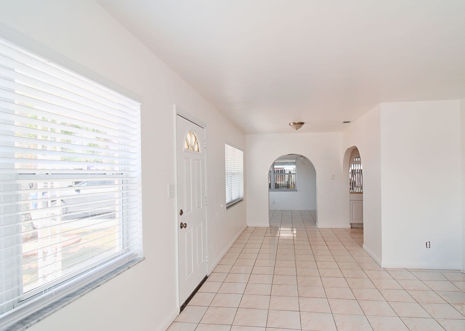 Tampa House: 3403 W St Louis St