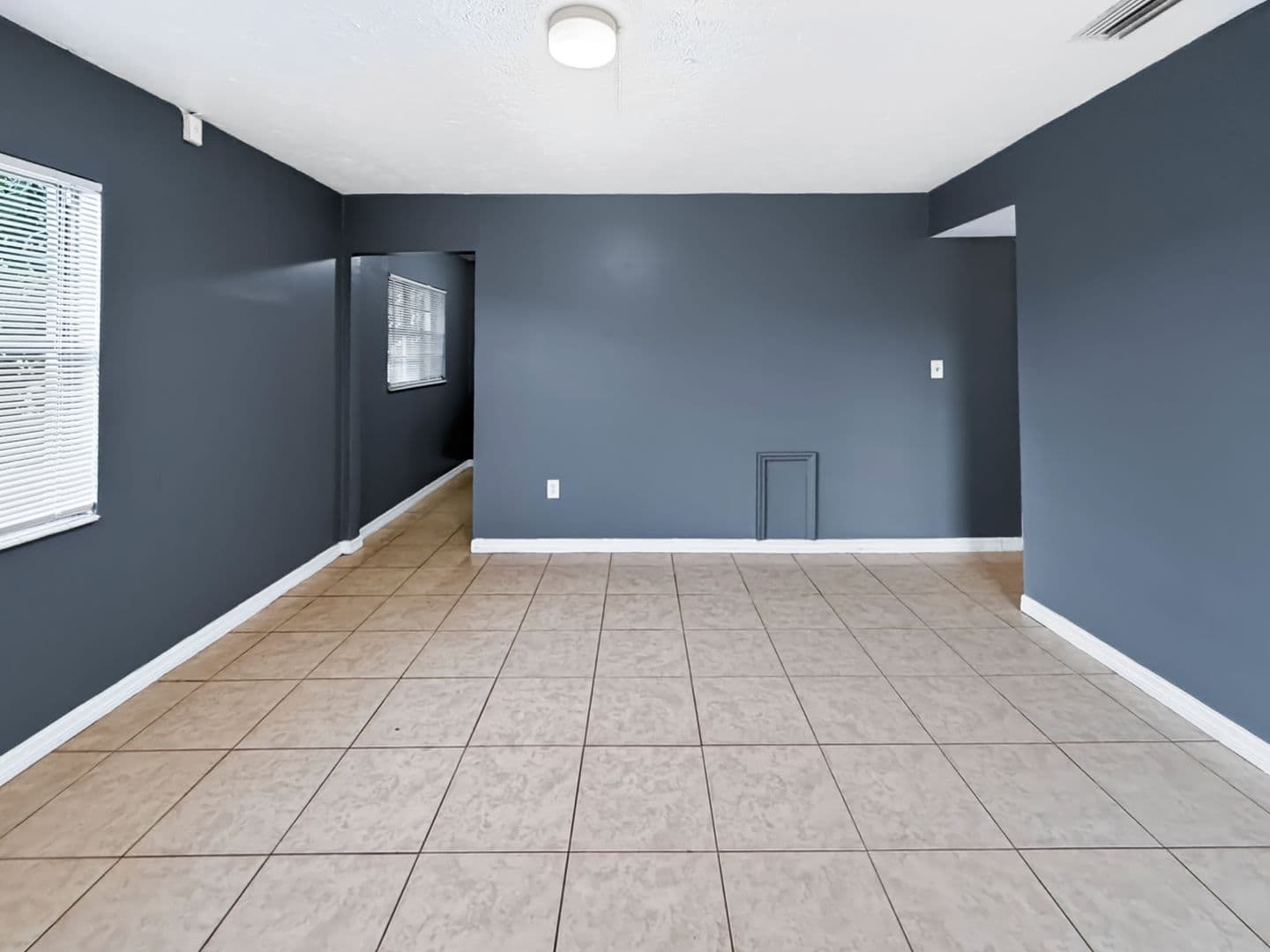 Tampa House: 3700 E Idlewild Ave