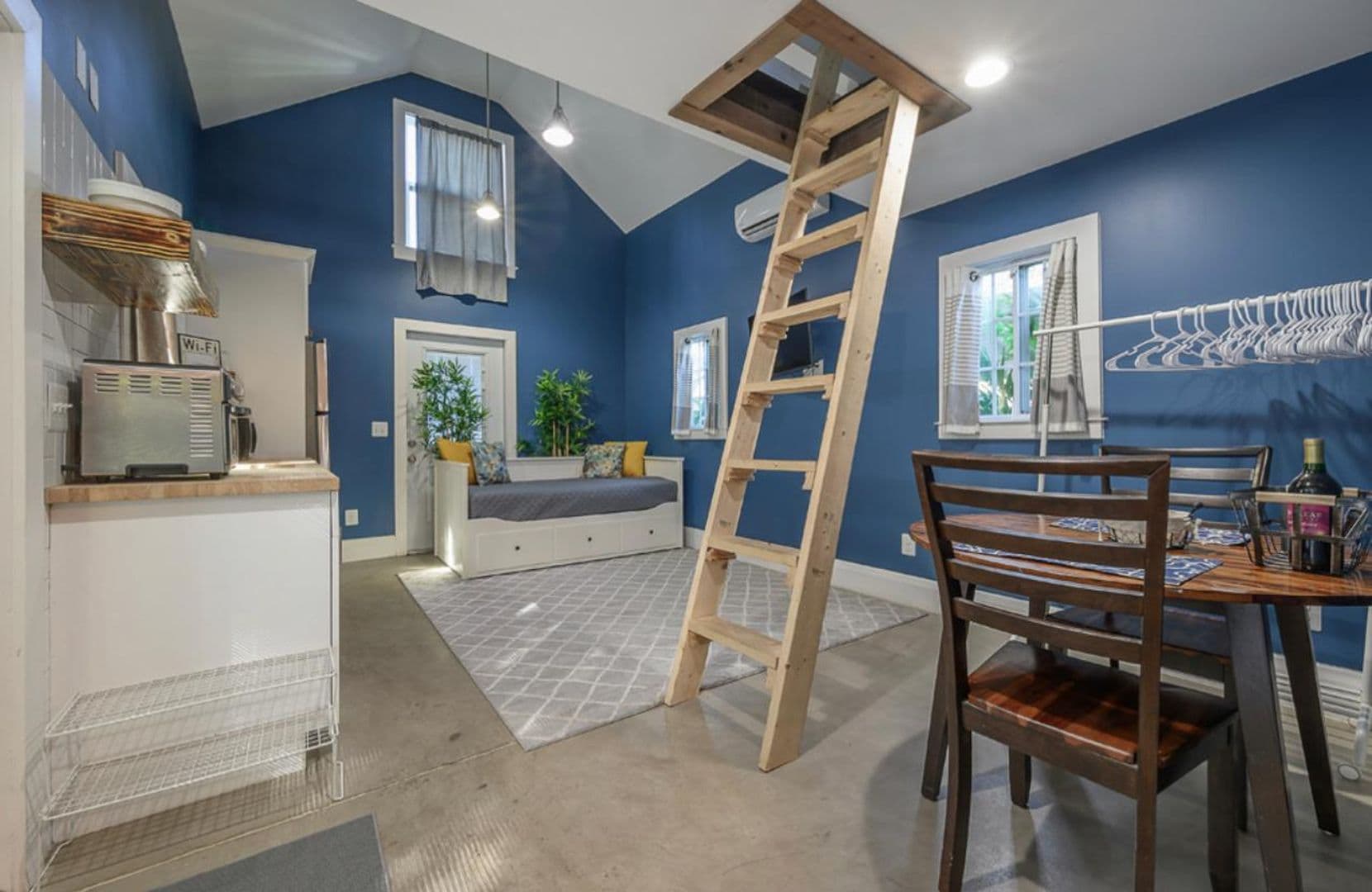 Tampa House: 7201 N Highland Ave Unit B
