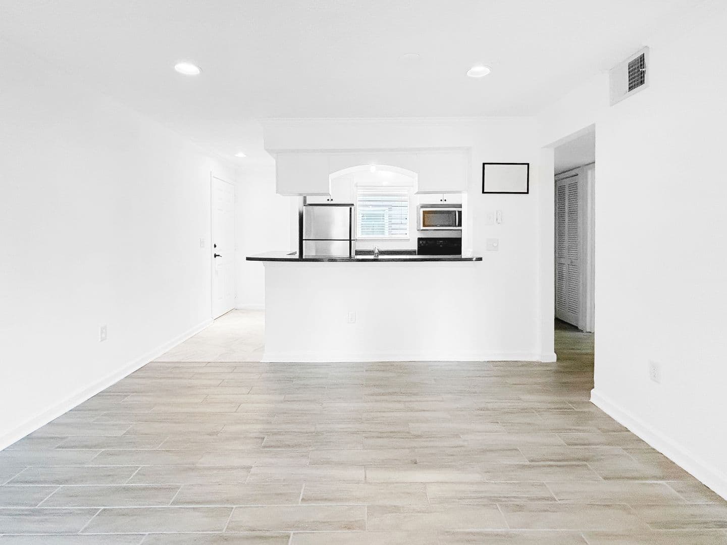 Clearwater Condo: 2500 Winding Creek Blvd APT G106