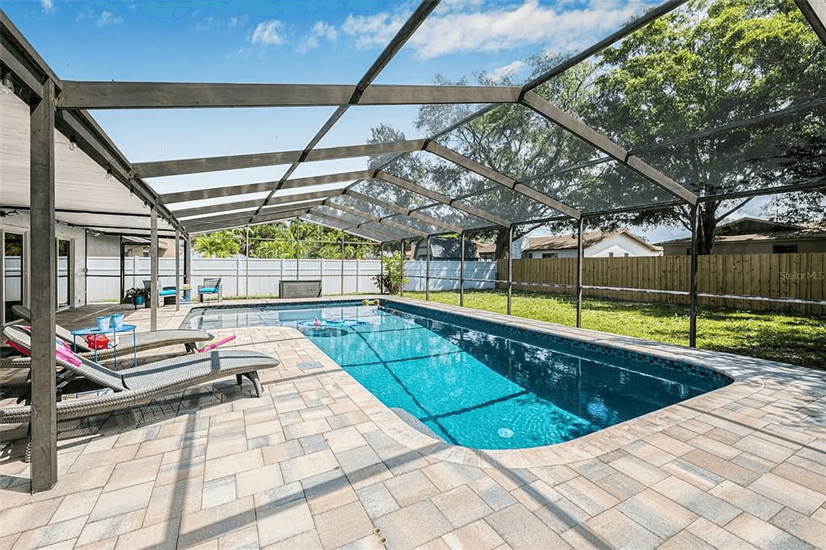 Largo House: 12641 98th St