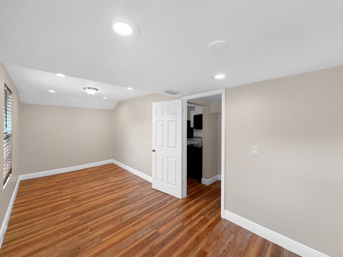 Tampa House: 4509 N 15th St