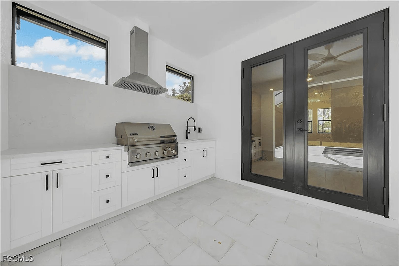 Naples House: 2719 2nd St NW