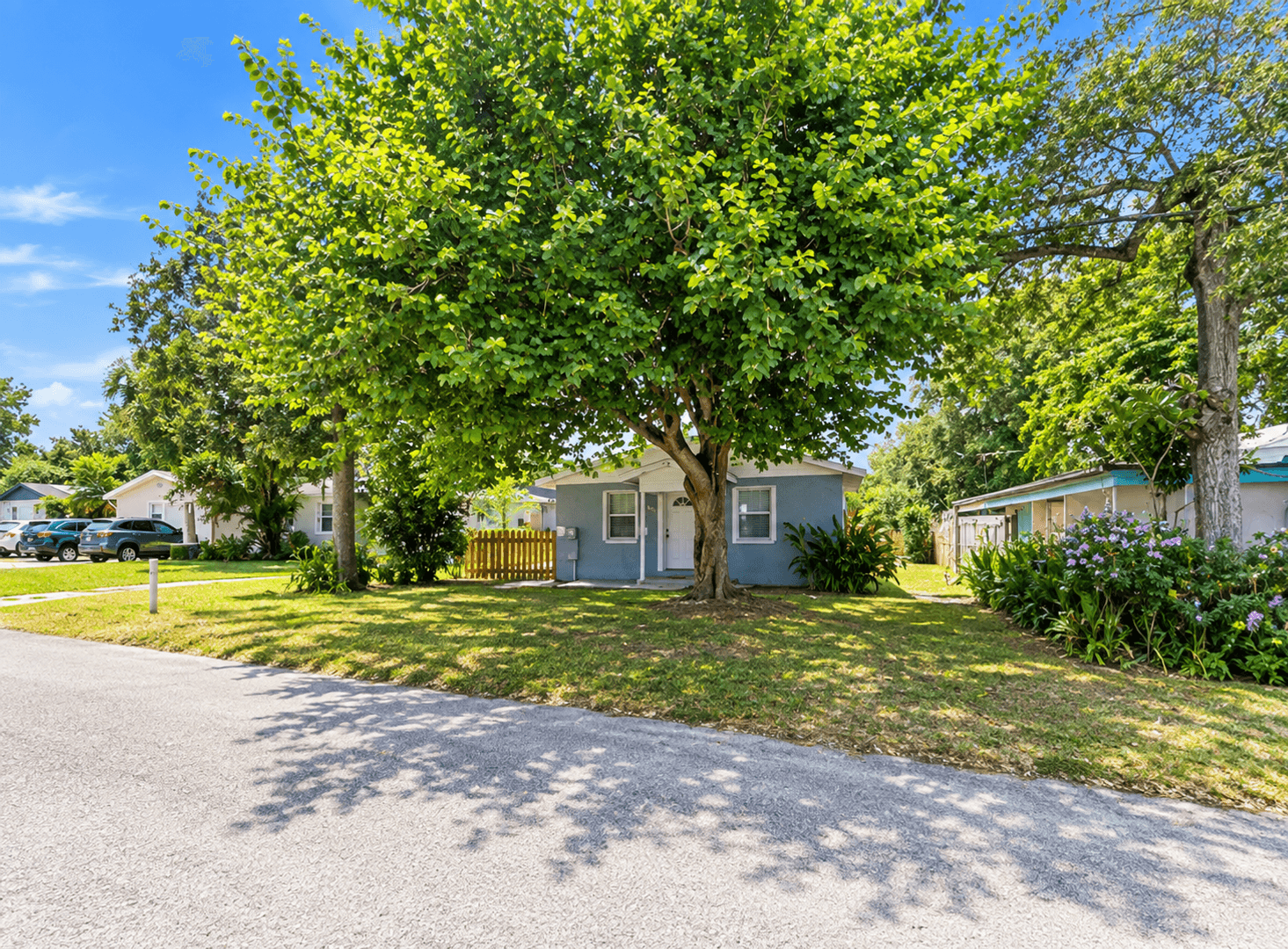 Tampa House: 8620 N Mulberry St