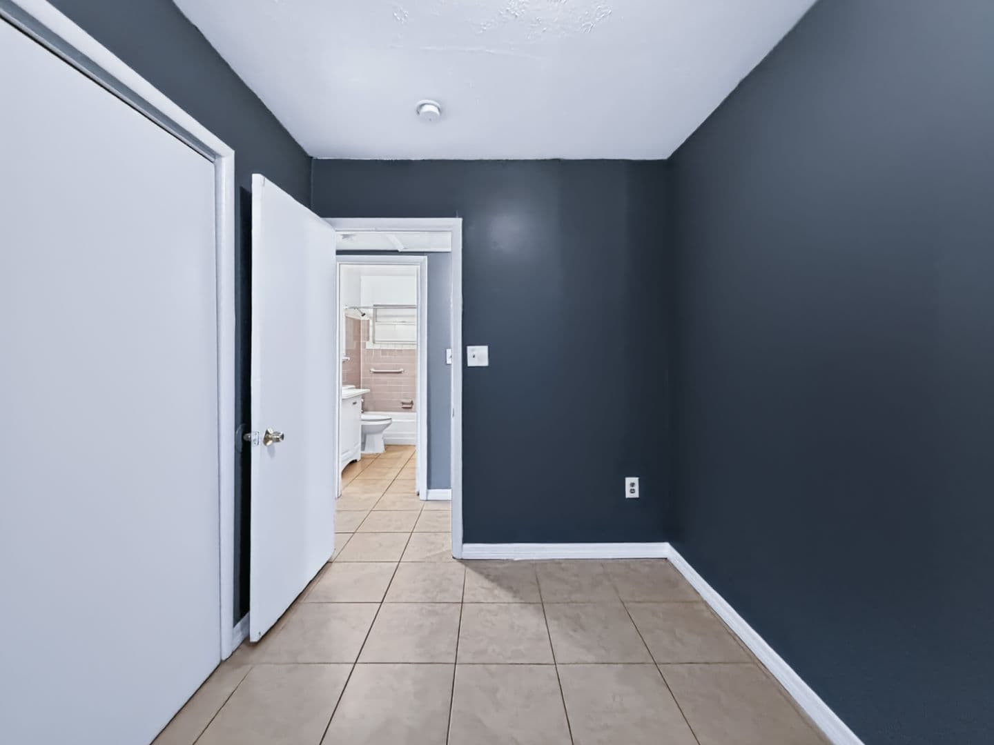 Tampa House: 3700 E Idlewild Ave