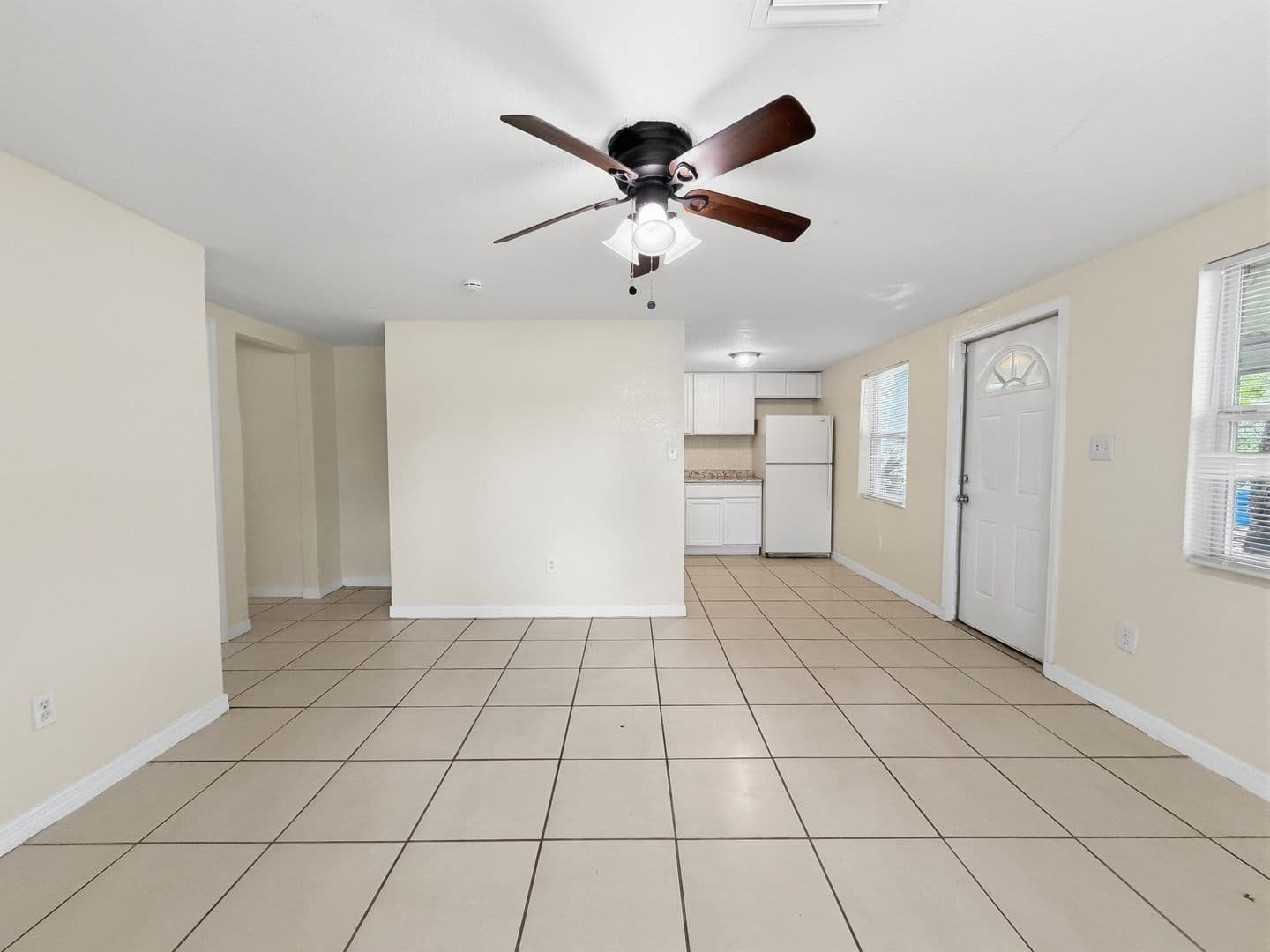 Tampa House: 8620 N Mulberry St