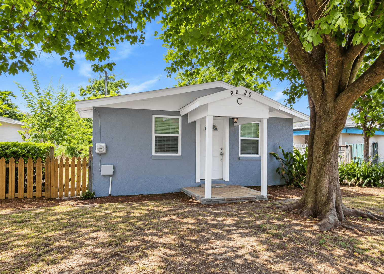 Tampa House: 8620 N Mulberry St