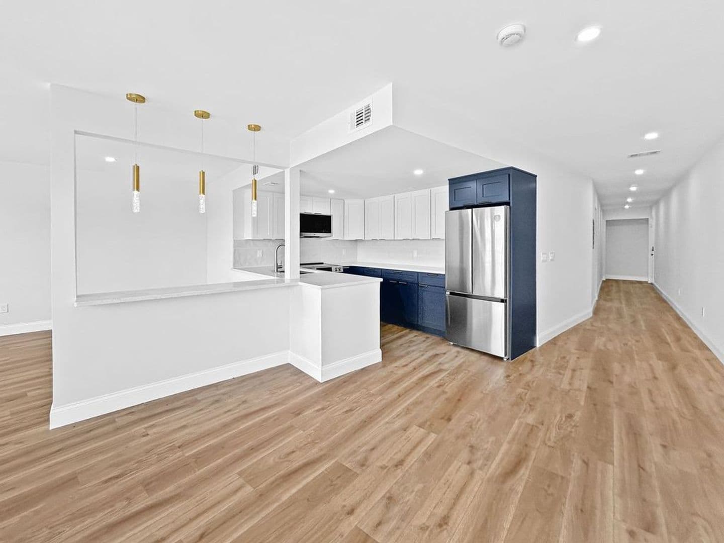 Madeira Beach Apartment: 503 129th Ave E