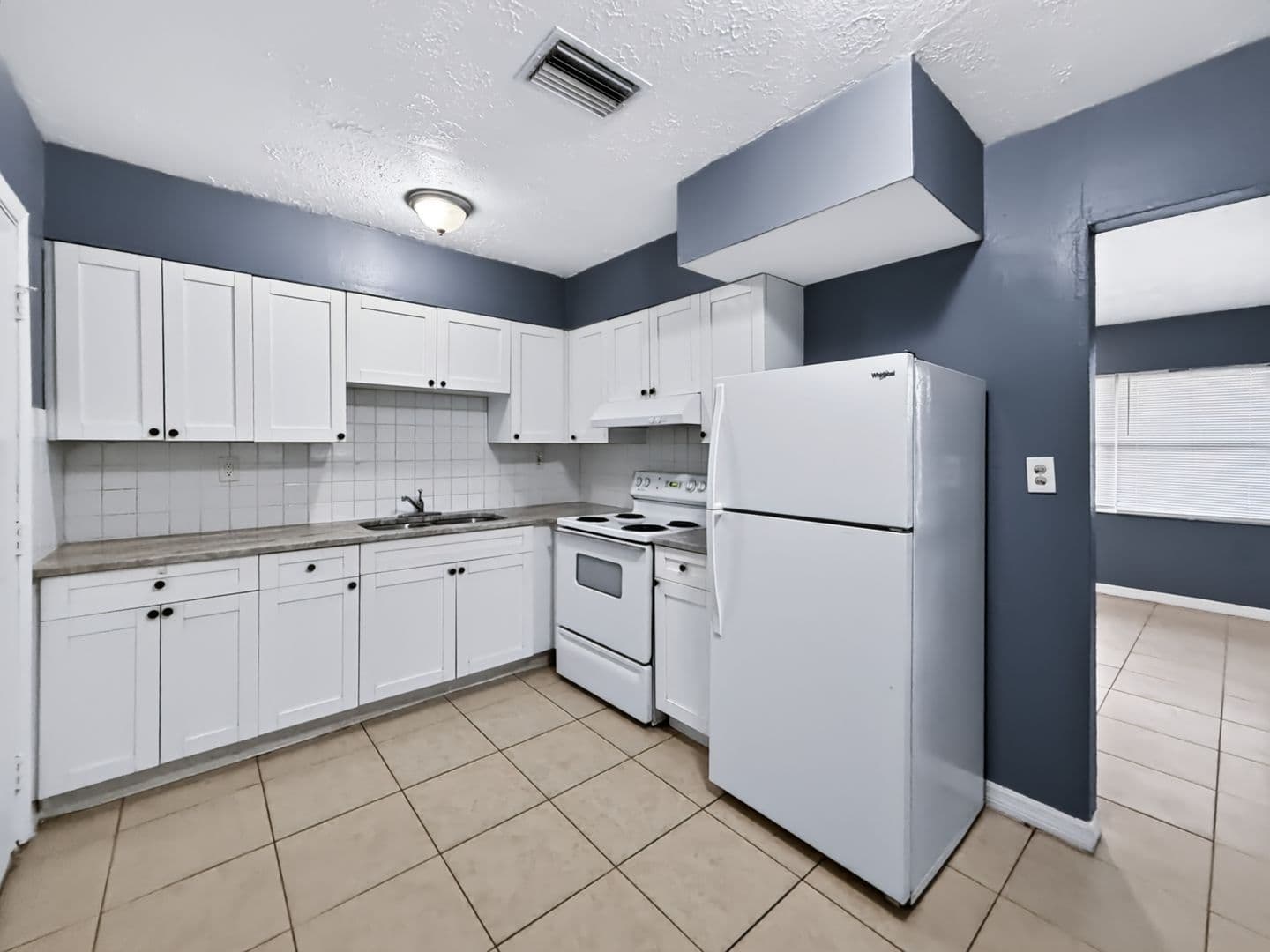 Tampa House: 3700 E Idlewild Ave