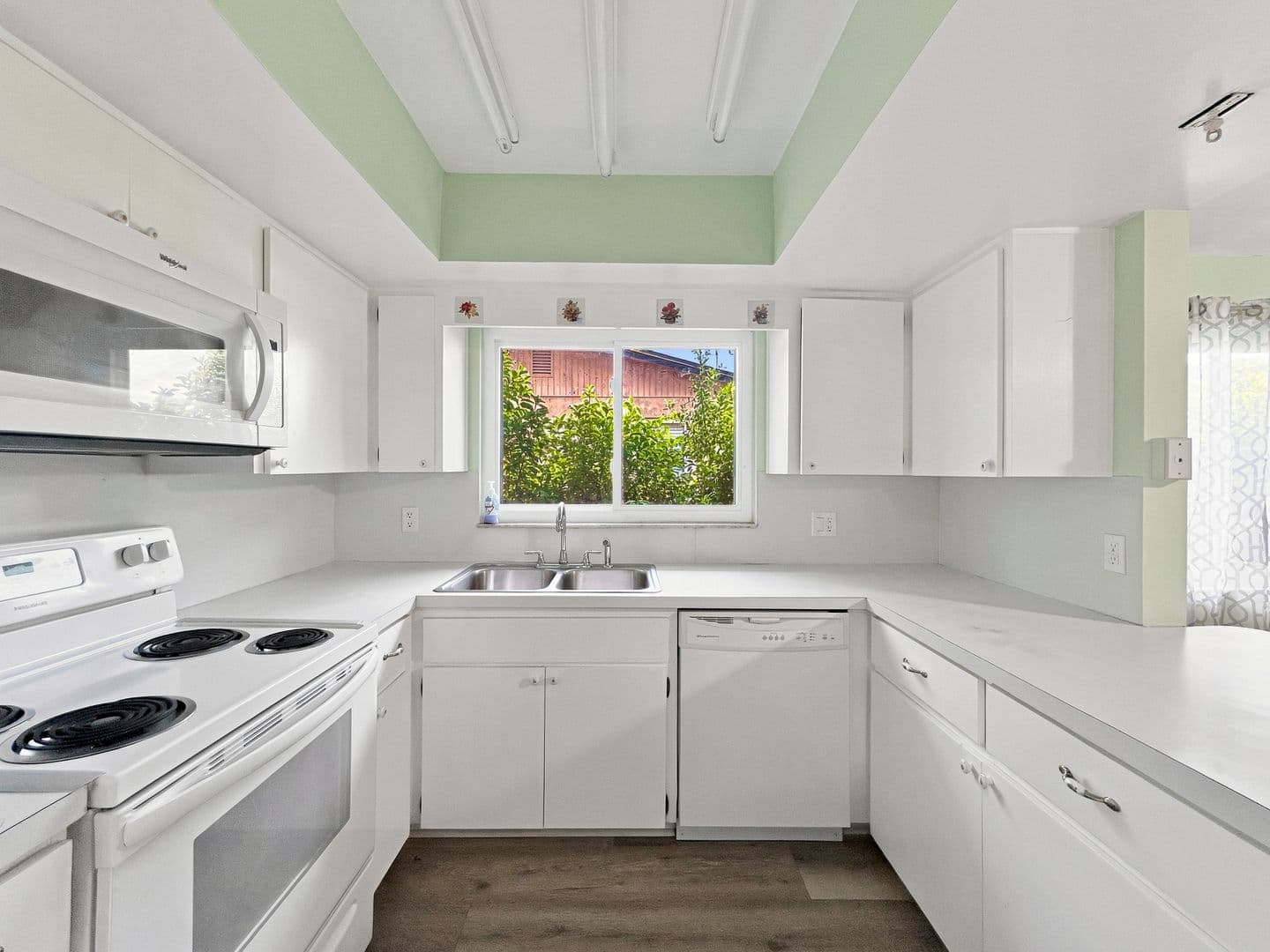 Largo House: 12829 109th St