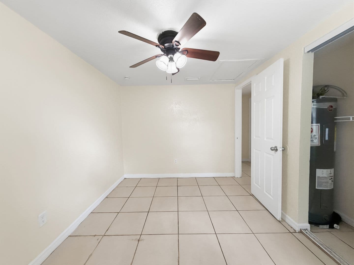 Tampa House: 8620 N Mulberry St
