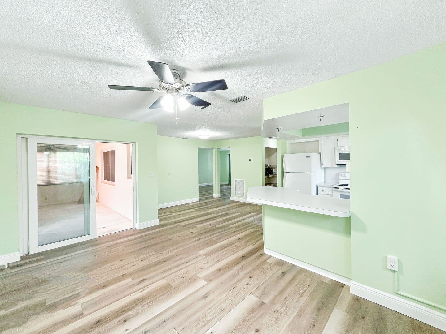 Largo House: 12829 109th St