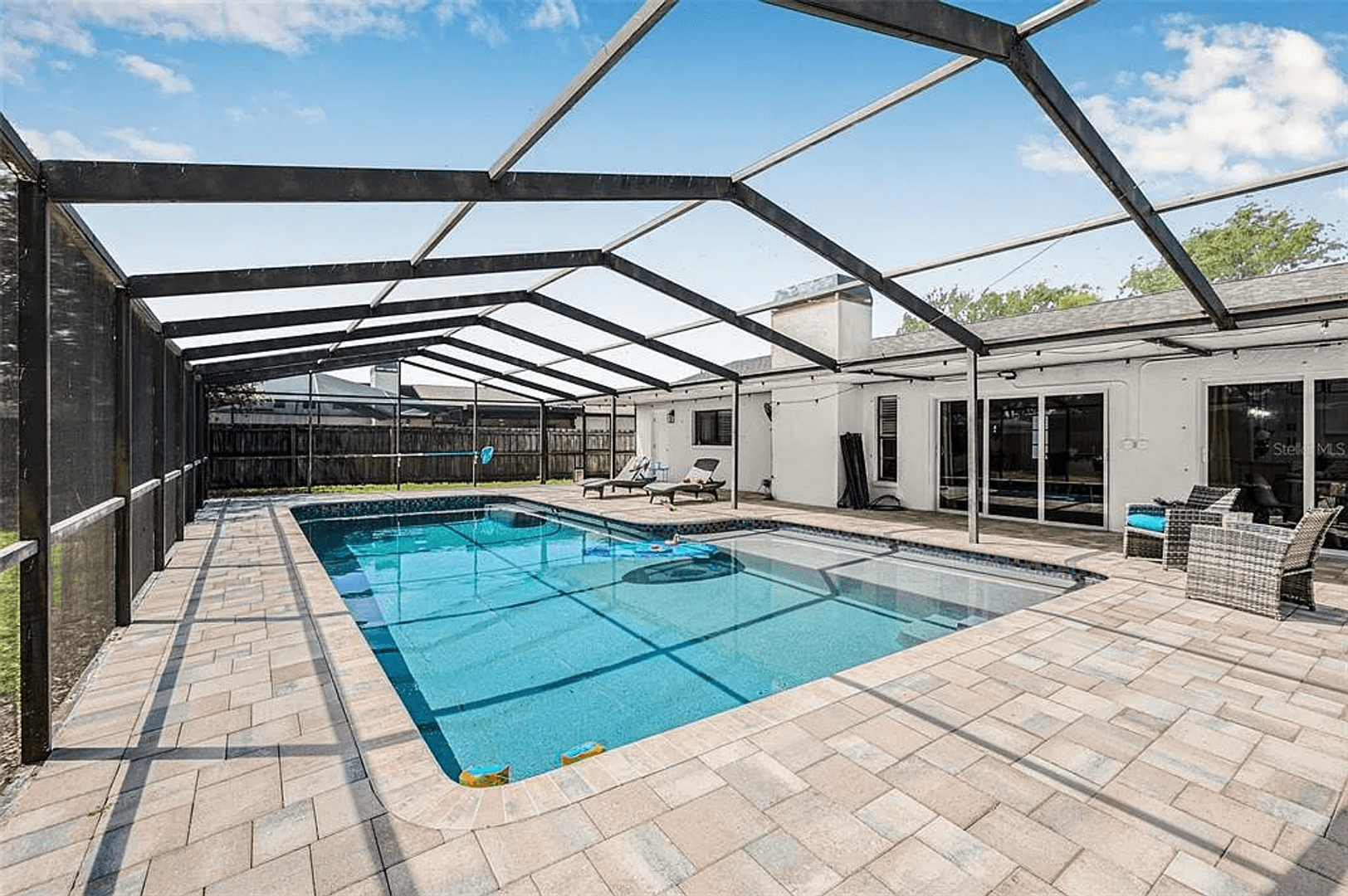 Largo House: 12641 98th St