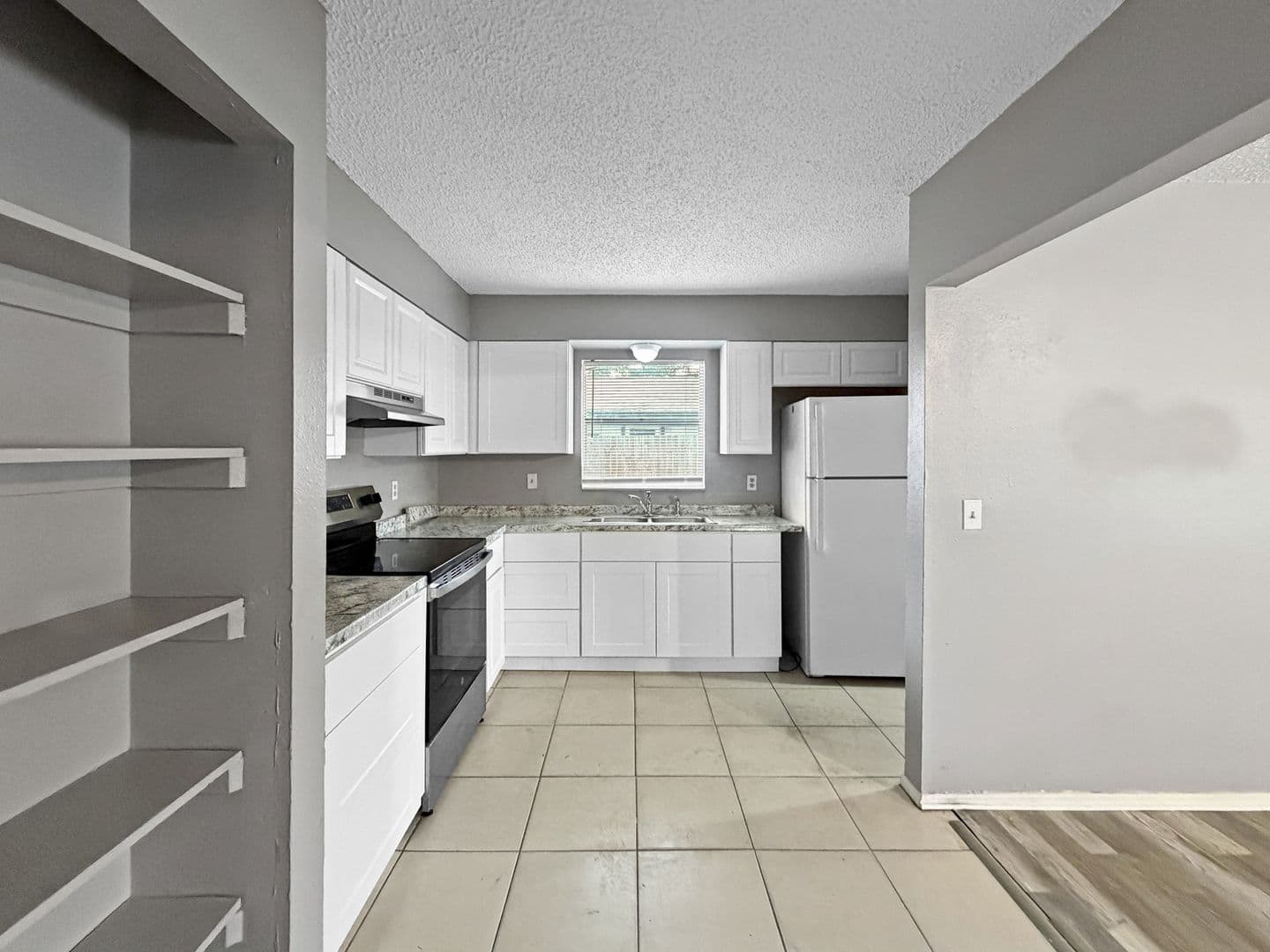 Largo Apartment: 3122 Green Acres Ave