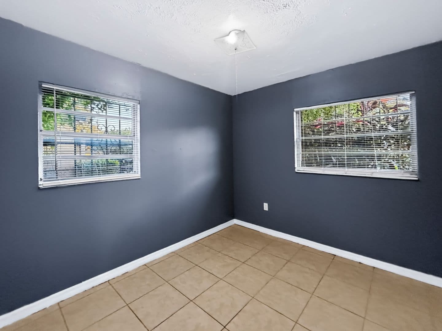 Tampa House: 3700 E Idlewild Ave