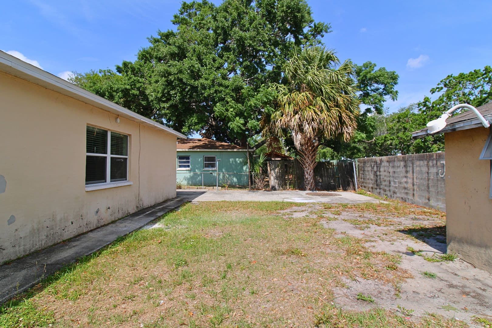 Tampa House: 3403 W St Louis St