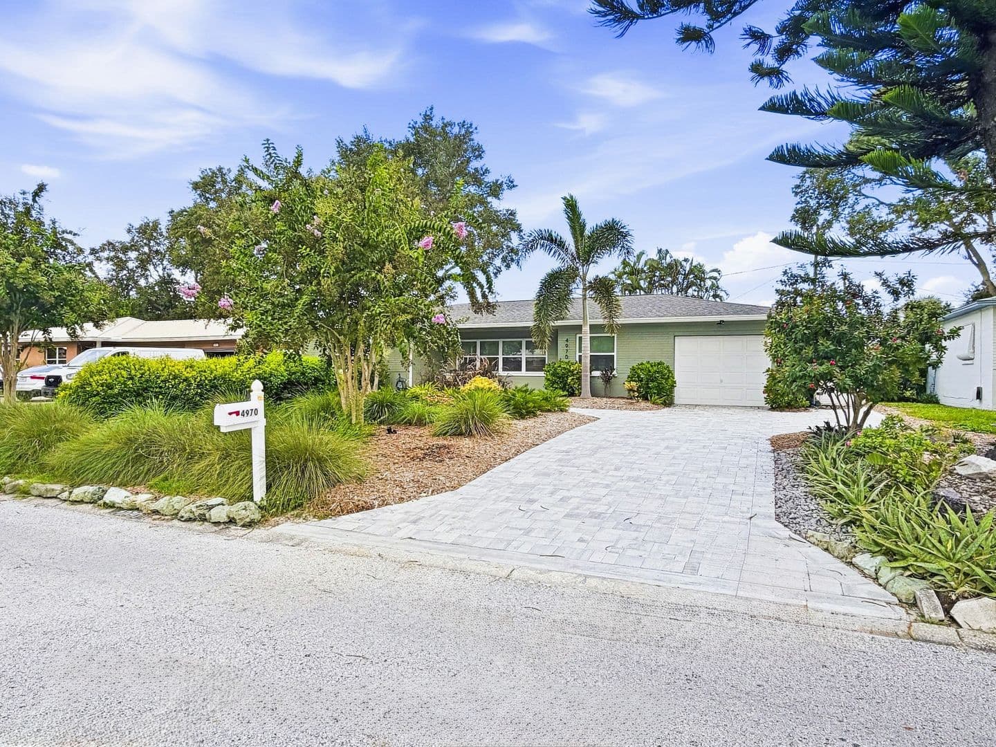 Saint Petersburg House: 4970 98th Way N